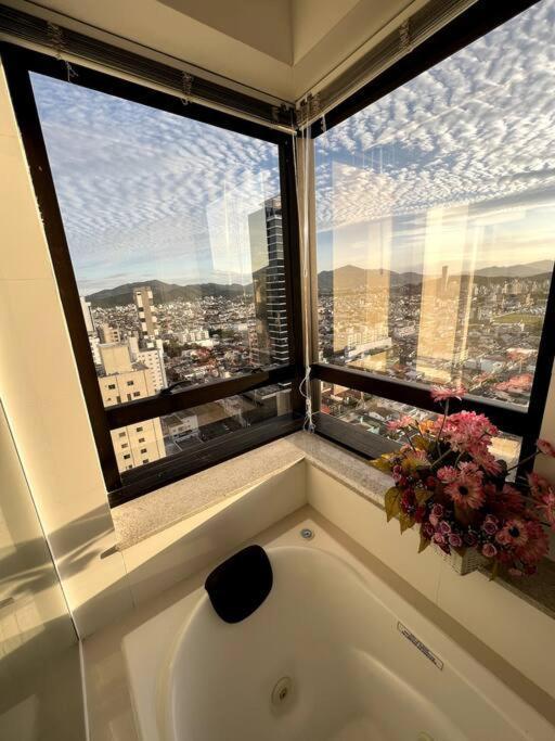 Apartamento No Centro, Com Vista Mar E Cristo Luz Balneário Camboriú Екстериор снимка